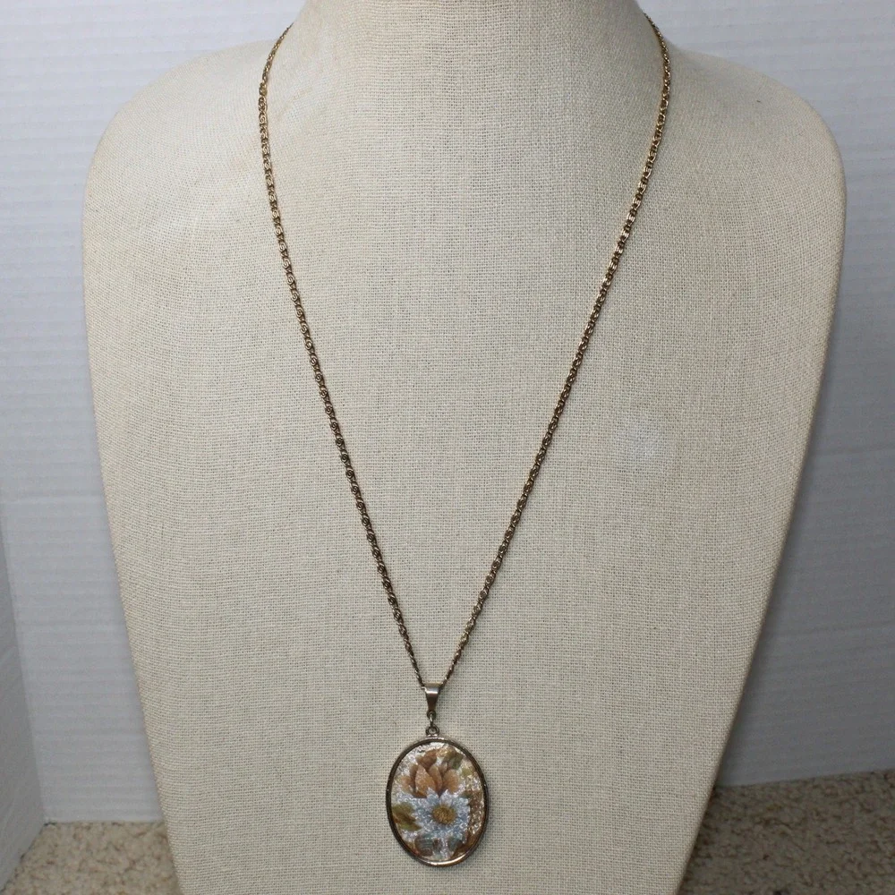 Sarah Coventry Necklace Reversible Floral Leaf Pendant 24in Gold Tone Vintage